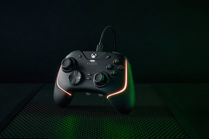 Razer Xbox Gaming Controller Wired Wolverine V2 3.5mm  Chroma 6 Additional Multi-function Buttons - Black