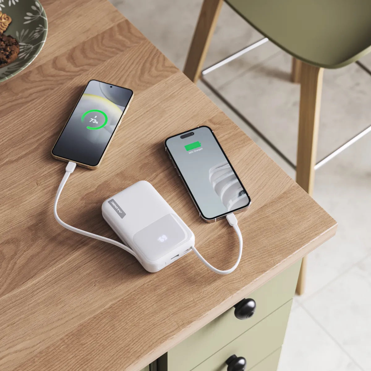 Alogic Alogic Powerbank 2000mAh KeyLight Portable with USB-C & Lightning Charging Cable - White (UPC: 9350784028235) – Image