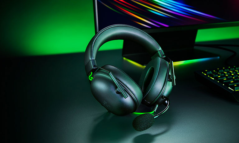 Razer Gaming Headset Wired BlackShark V2X with Boom Mic Hyperclear  Advanced Passive Noise Cancelling  7.1 Surround - Green - product image 1 of 5