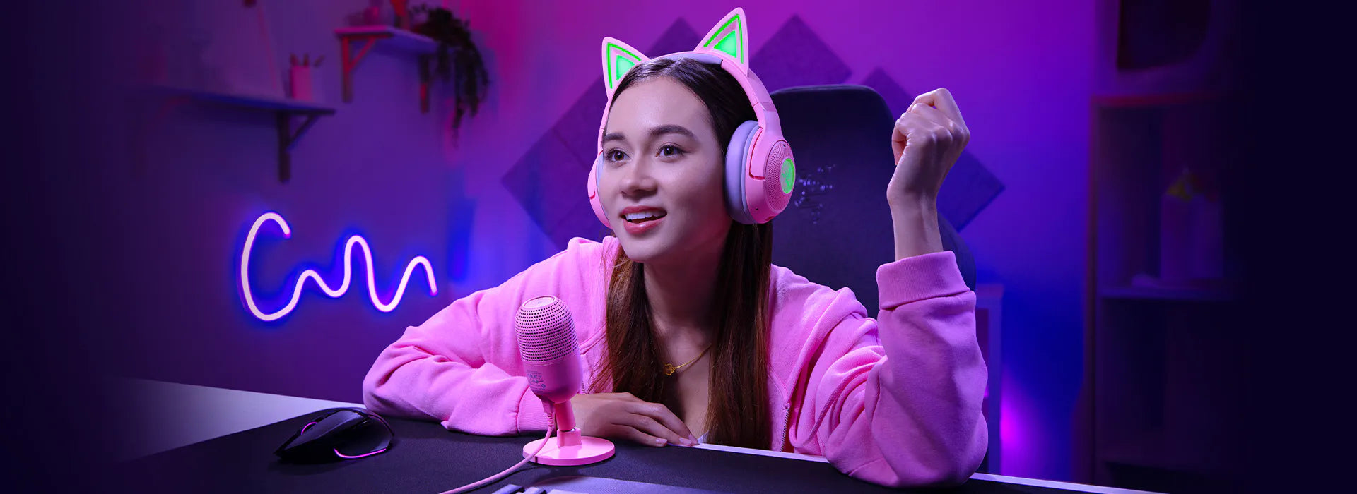 Razer Gaming Microphone Seiren V3 Mini Ultra Compact Supercardioid Condenser Mic Tap to Mute Sensor with LED Indicator - White - product image 3 of 5